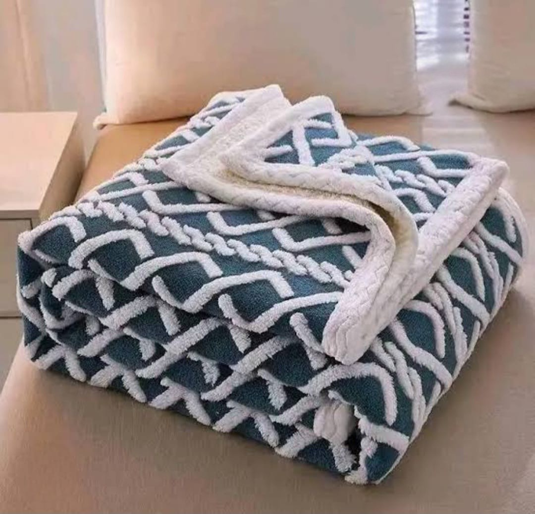 Geometric Jacquard Fleece Throw Blanket