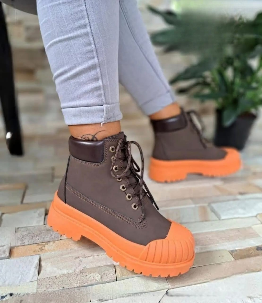 Women's Chunky Lace-Up Ankle Boots