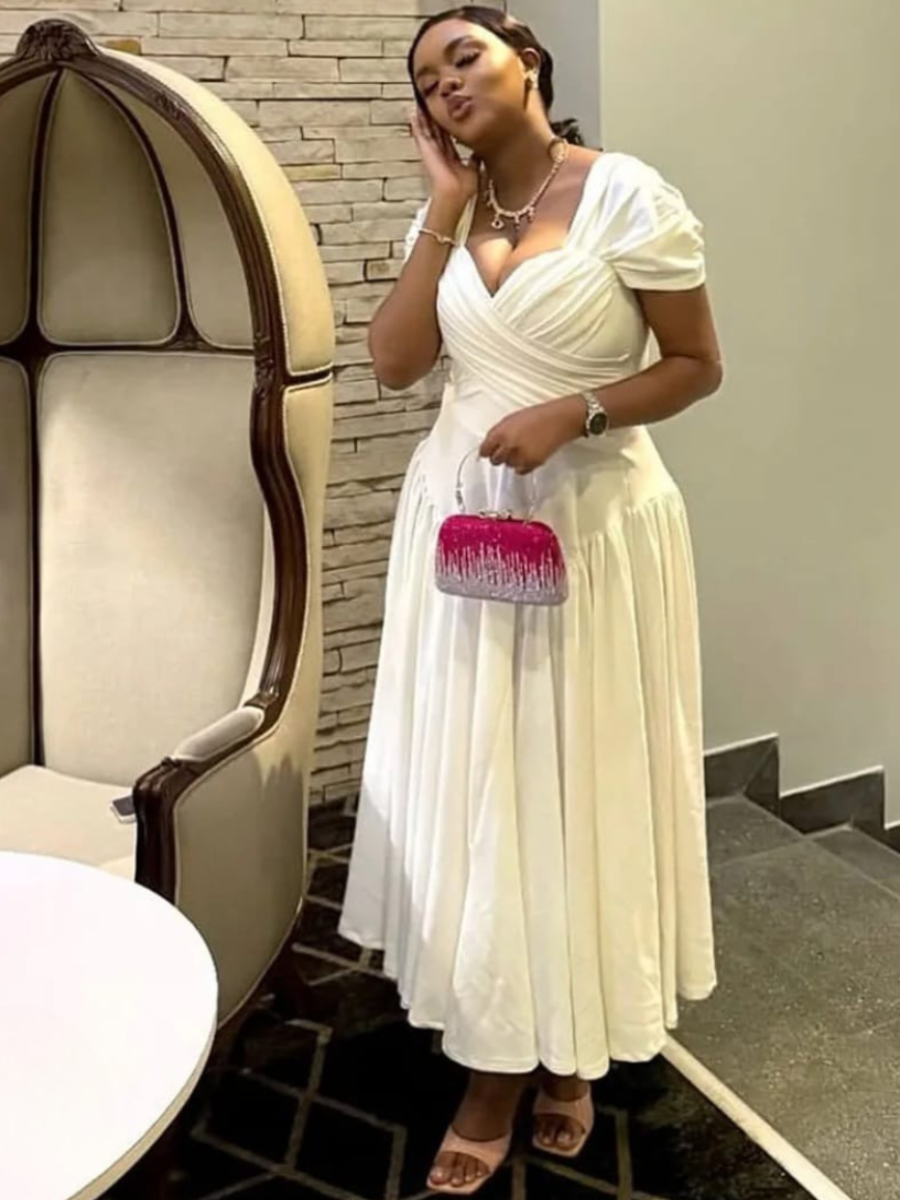 Plus Size Sweetheart Pleated Midi Dress